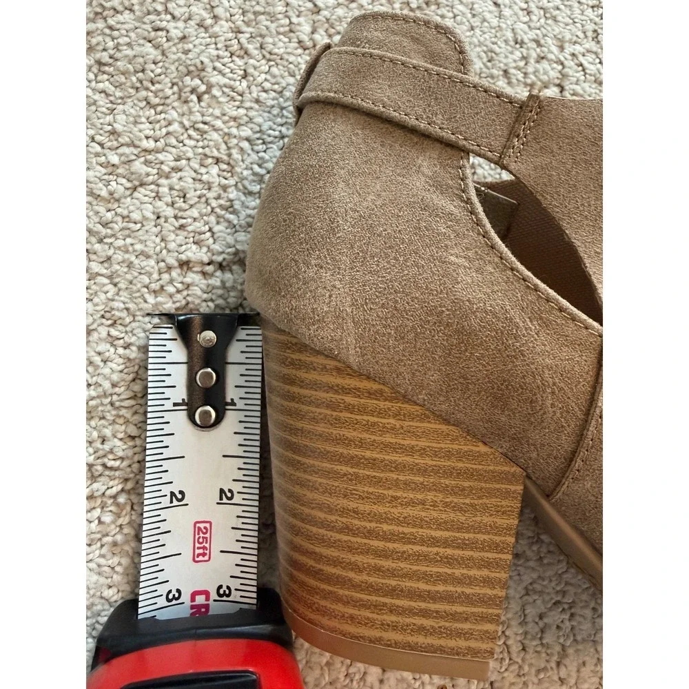 Qupid Taupe Suede Cutout Ankle Bootie Heel Sz 6 –‎ Cute Western Boho Vibes